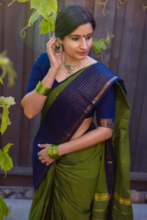Green Aradhana Narayanapet Pure Cotton Saree with Running Blouse Piece – A Timeless Traditional Weave