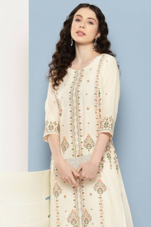 Off White Floral Printed Kurta β Effortless Elegance in Soft Florals