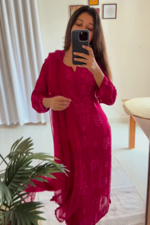β¨ Crimson Grace Chikankari Set β Elegance in Every Thread β¨