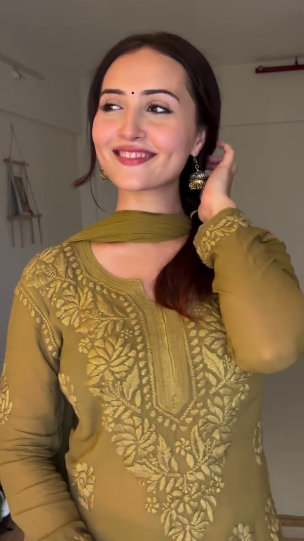 Elegant Olive Green Embroidered Kurta Set with Chiffon Dupatta - Image 5