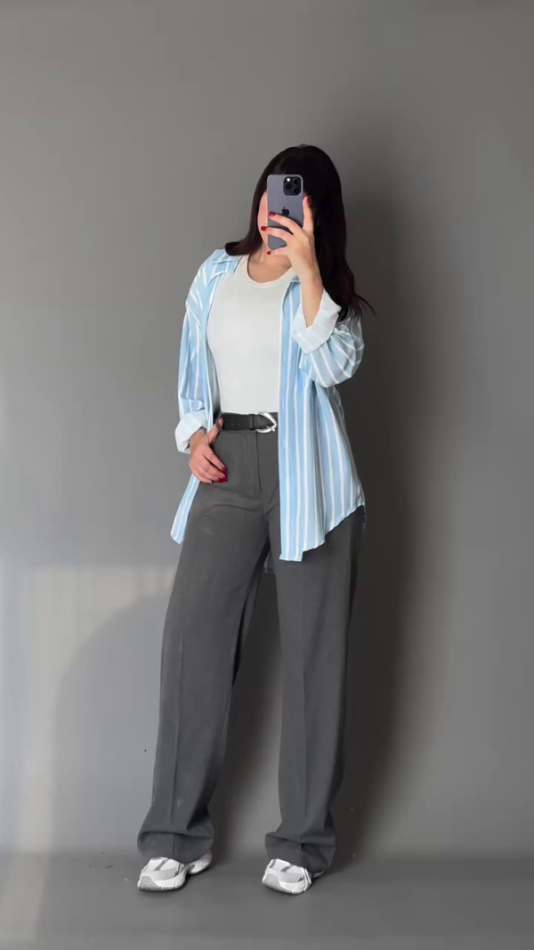 Chic Striped Top with Wide-Leg Trousers Ensemble - Image 4