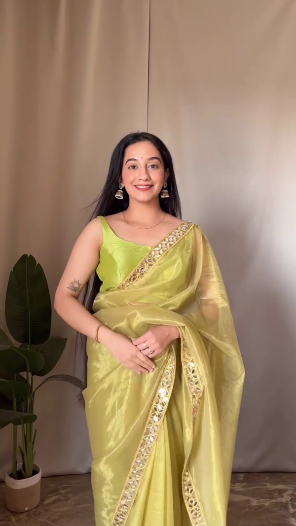 Heritage Gleam Pure Soft Silk Saree in Teal Blue with Antique Gold Zari Detailing and Scalloped Border Elegance - Image 5