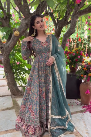 Teal Green Full-Length Anarkali with Intricate Mughal-Inspired Embroidery & Organza Dupatta πΏβ¨