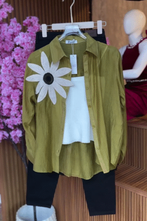 πΌ Olive Green Button-Down Shirt with Oversized Floral Patch πΈβ¨