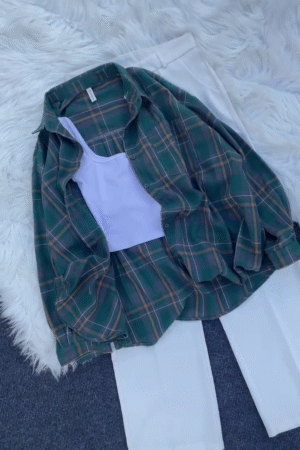 Cozy Casual Explorer Look: Soft Cotton White Wide-Leg Pants + Lavender Ribbed Tank + Forest Green Oversized Plaid Shirt Combo