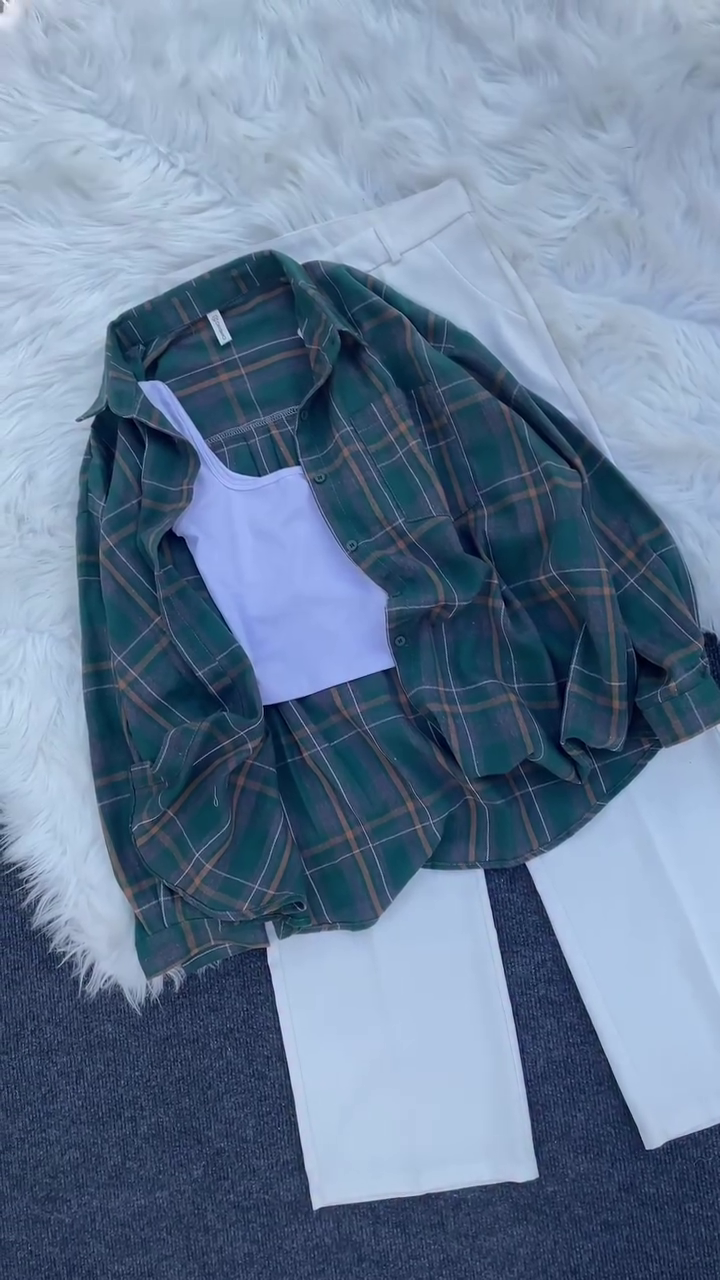 Cozy Casual Explorer Look: Soft Cotton White Wide-Leg Pants + Lavender Ribbed Tank + Forest Green Oversized Plaid Shirt Combo