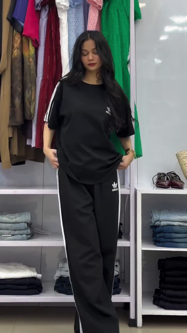 Adidas Originals Women’s Oversized 3-Stripes Hot Pink Co-ord Tracksuit Set with Relaxed Fit & Streetwear Vibe 🩷 - Image 4