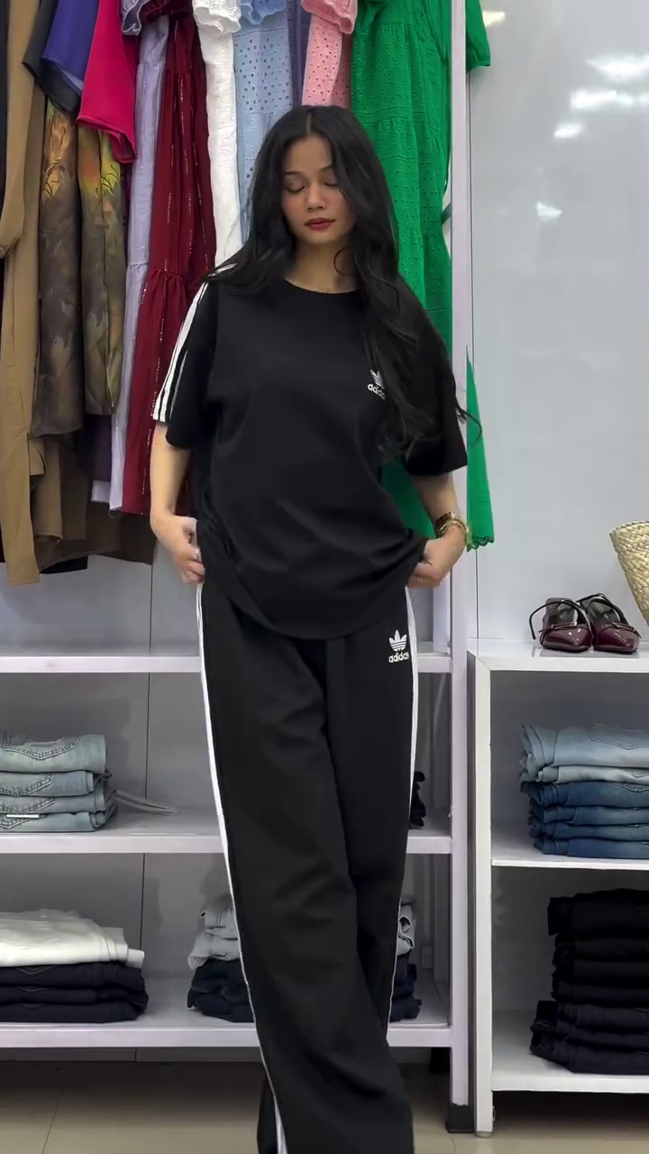 Adidas Originals Women’s Oversized 3-Stripes Hot Pink Co-ord Tracksuit Set with Relaxed Fit & Streetwear Vibe 🩷 - Image 4