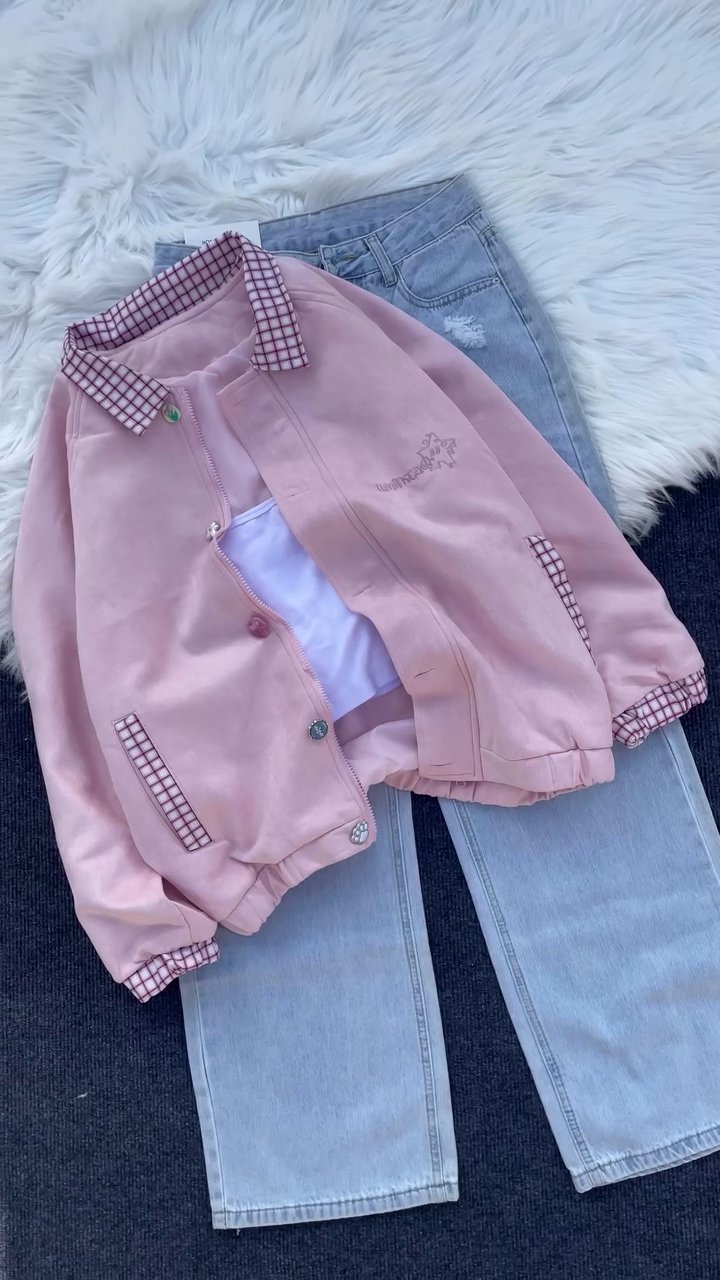 🌸 Women’s Pastel Pink Reversible Jacket with Checked Collar & Pocket Details – Casual Korean Streetwear 🌸