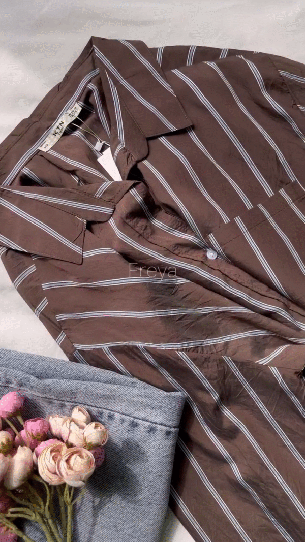 Brown Striped Button-Down Shirt with Subtle Sheen 🌰👔