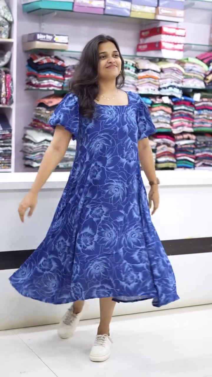 π€ Floral Charm Black Printed Midi Dress πΌπ - Image 3