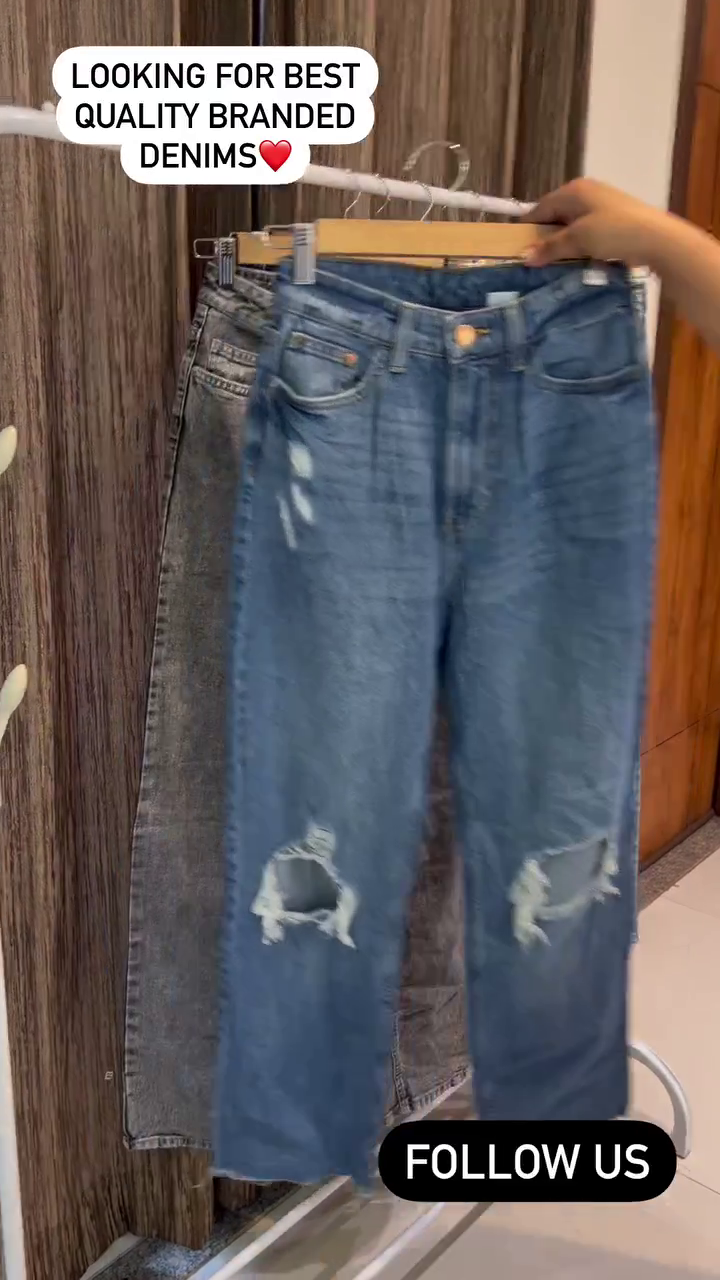 👖 Best Quality Branded Distressed Mid-Wash Denim Jeans with Relaxed Straight-Leg Fit and Ripped Knee Detailing 👖 - Image 5