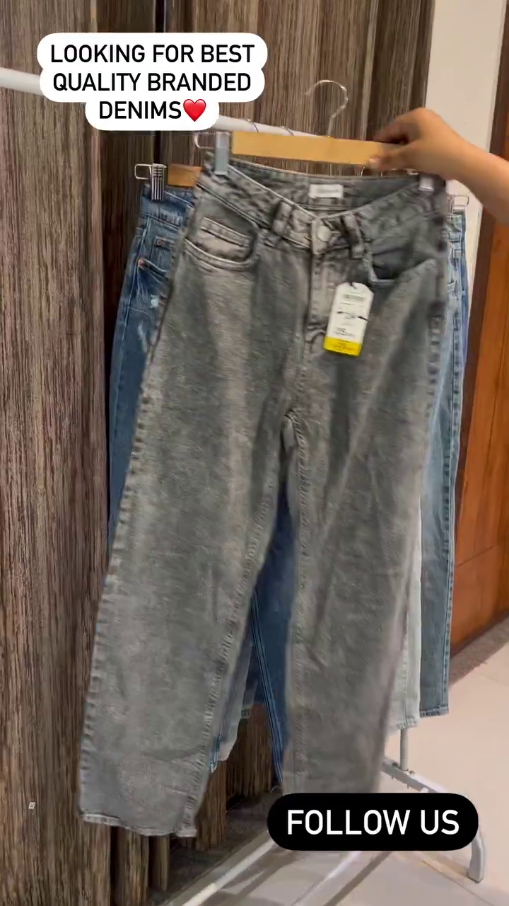 👖 Best Quality Branded Distressed Mid-Wash Denim Jeans with Relaxed Straight-Leg Fit and Ripped Knee Detailing 👖 - Image 4