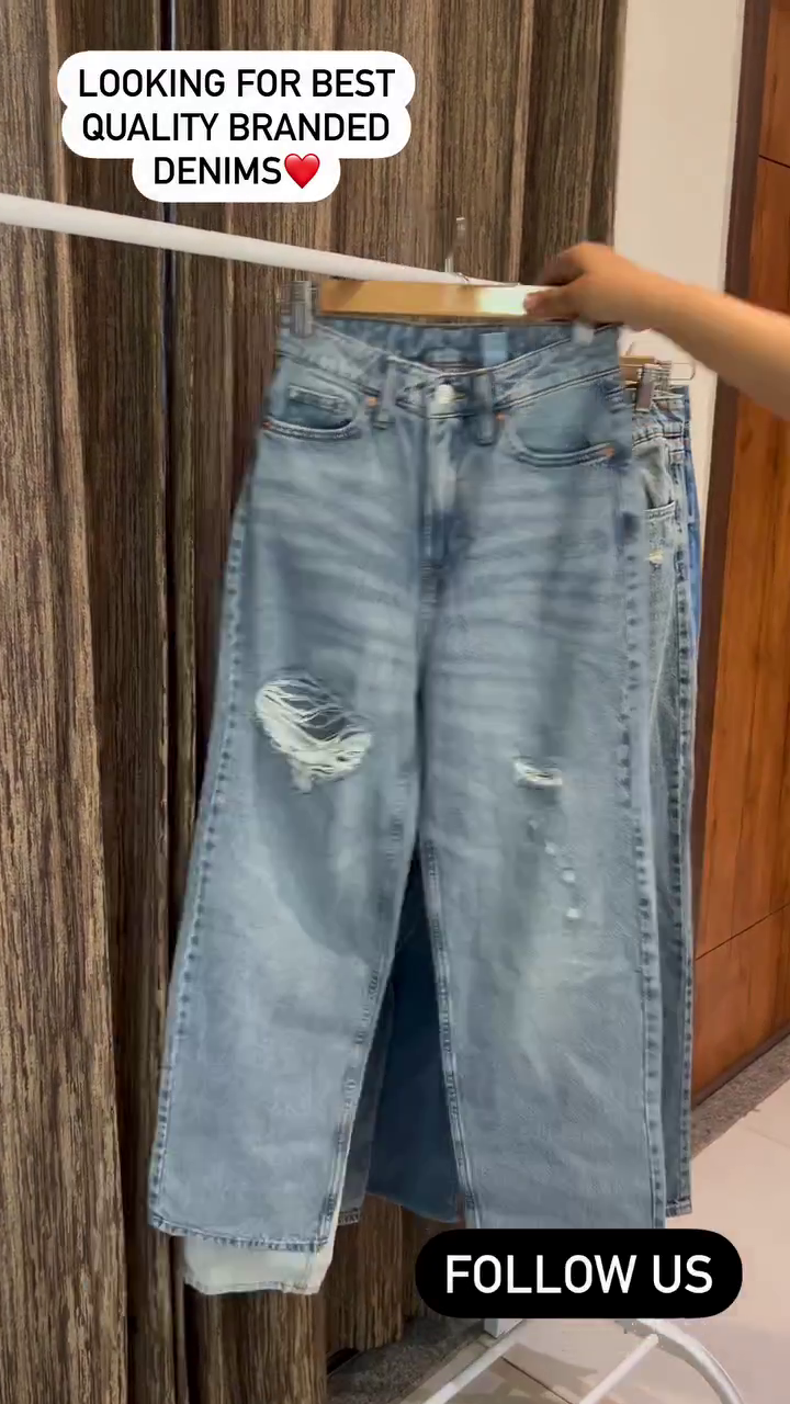 👖 Best Quality Branded Distressed Mid-Wash Denim Jeans with Relaxed Straight-Leg Fit and Ripped Knee Detailing 👖 - Image 2