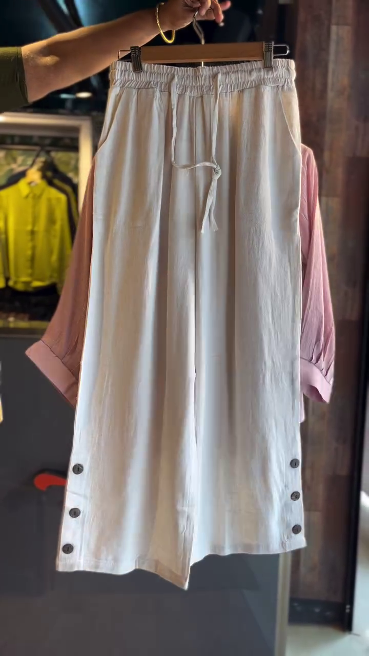 Mauve Pintuck Cotton Blouse with Ivory Palazzo – Pastel Grace for Effortless Elegance - Image 2