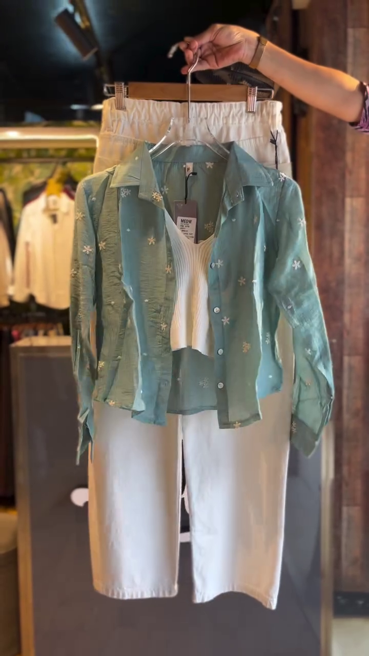 ๐ฟ Mint Breeze Sheer Floral Layered Shirt & White Capri Set