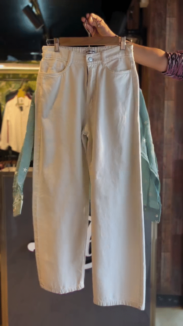 🌿 Mint Breeze Sheer Floral Layered Shirt & White Capri Set - Image 2