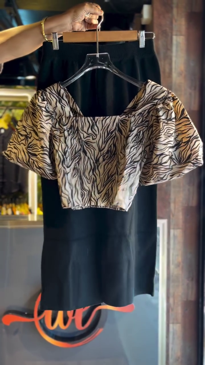 🖤“Wild Muse Puff-Sleeve Crop Top & Skirt Set 🐾 – Bold, Fierce & Fabulous”