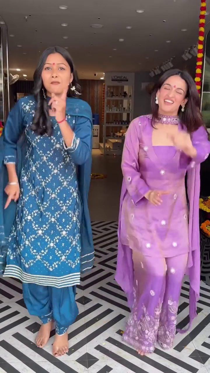 Sunset Orange and Gold Classic Zig-Zag Embroidered Punjabi Suit with Multicolor Patterned Dupatta - Image 5