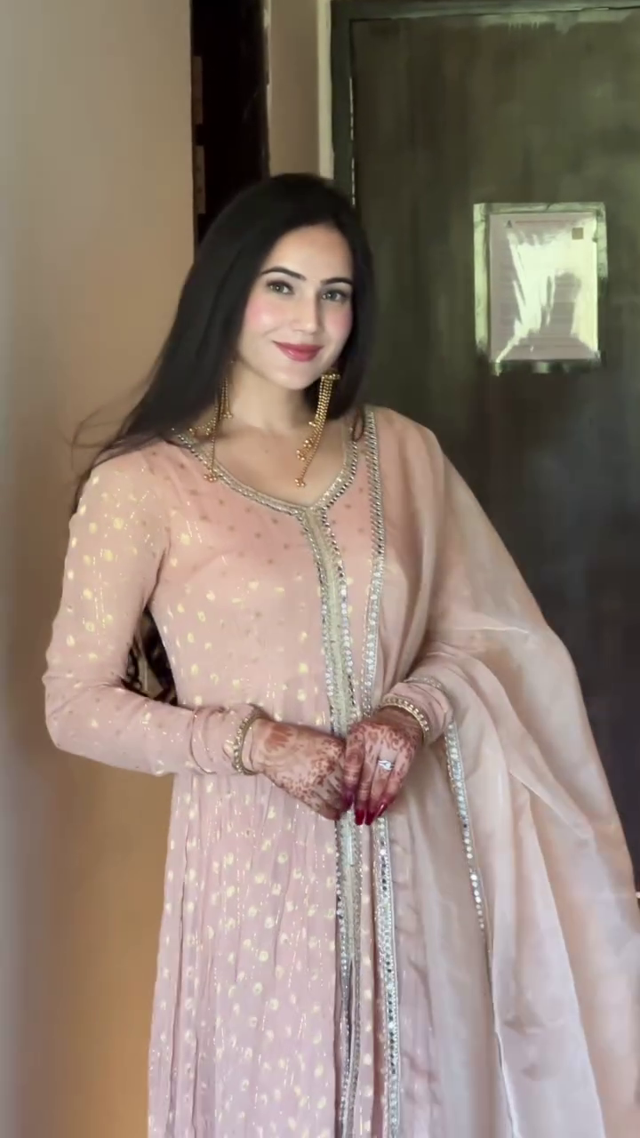 Classic Beige Floral Organza Kurta Set with Metallic Embroidered Motifs and Sheer Dupatta