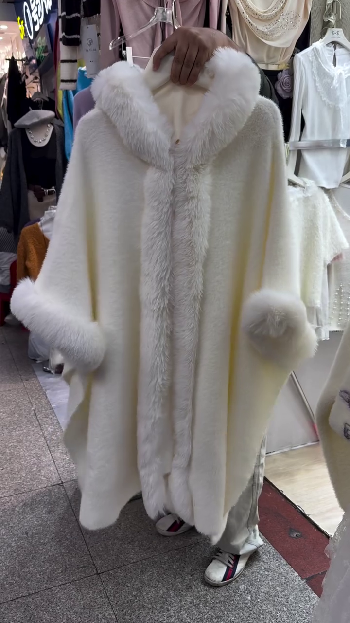 Elegant Hand-Knit Open Cape With Plush Faux Fur Trim – Winter Glam Collection - Image 3