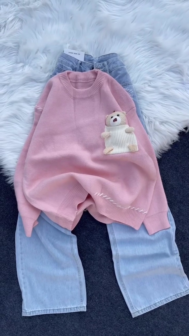 🧸 Teddy Pocket Knit Pullover – Cute Bear Accent & Soft Creamy Yarn - Image 3