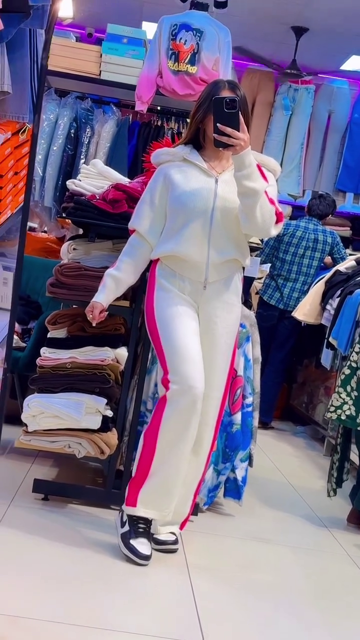 Urban Chic Knit Zipper Hoodie & Wide-Leg Joggers with Hot Pink Side Stripes – All-Season Comfort Athleisure Set - Image 2