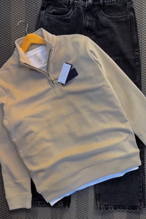 🤎Cool-Toned Beige Zip-Neck Sweatshirt with Straight Stonewashed Black Jeans – Relaxed Everyday Staples Duo