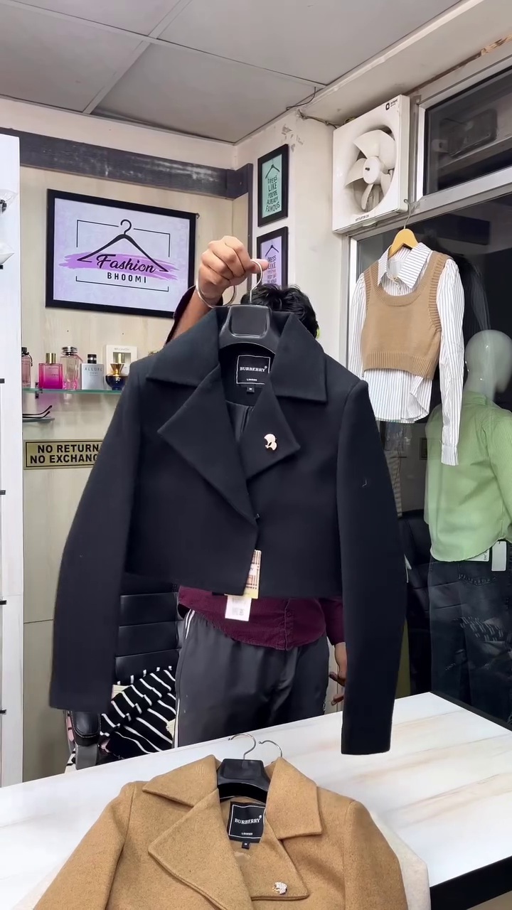 π€ Timeless Cropped Tailored Woolen Overcoat π€ - Image 3