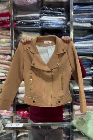 Cream Luxe Moto-Style Gold Zip Cropped Winter Jacket for Women 🧥✨