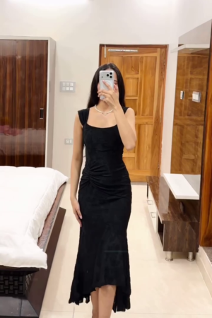 🖤✨ "Midnight Bloom Elegance" – Luxe Black Ruched Asymmetry Dress 🖤✨