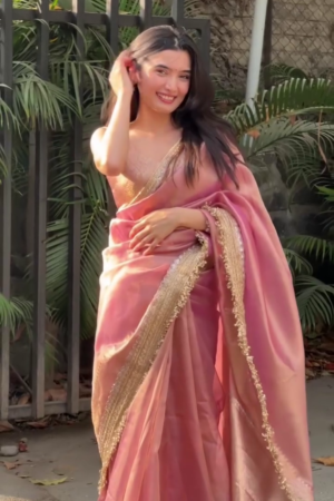 🌺👑 "Rose Radiance" – Blush Saree of Golden Grace & Timeless Charm 🌺👑
