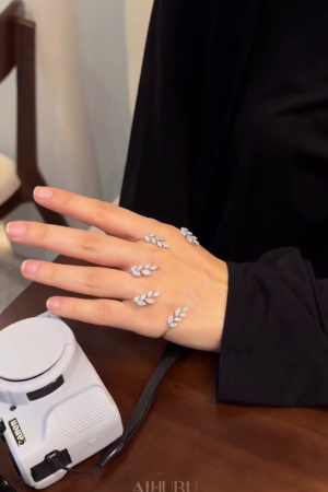 Elegant Silver‑Tone Leaf Design Adjustable Multi‑Finger Ring Set for Everyday Chic and Party Wear” 💍