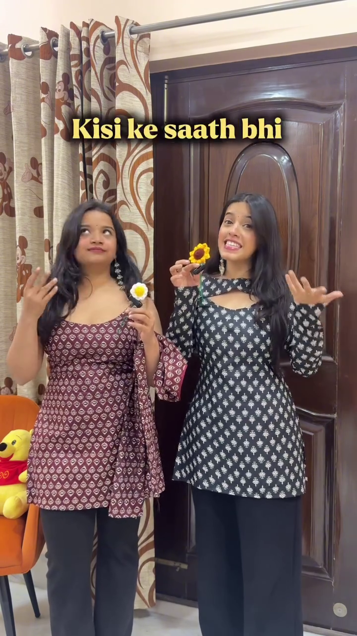 Dual‑Tone Printed Fit‑and‑Flare Kurti Tops with Stylish Necklines Paired with Solid Straight Pants Best‑Friend Outfit Set” 🤎🖤