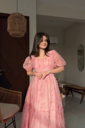 Soft Pink Puff‑Sleeve Square‑Neck Tiered Maxi Dress with Gathered Waist for Everyday & Brunch Outfits” 🌸