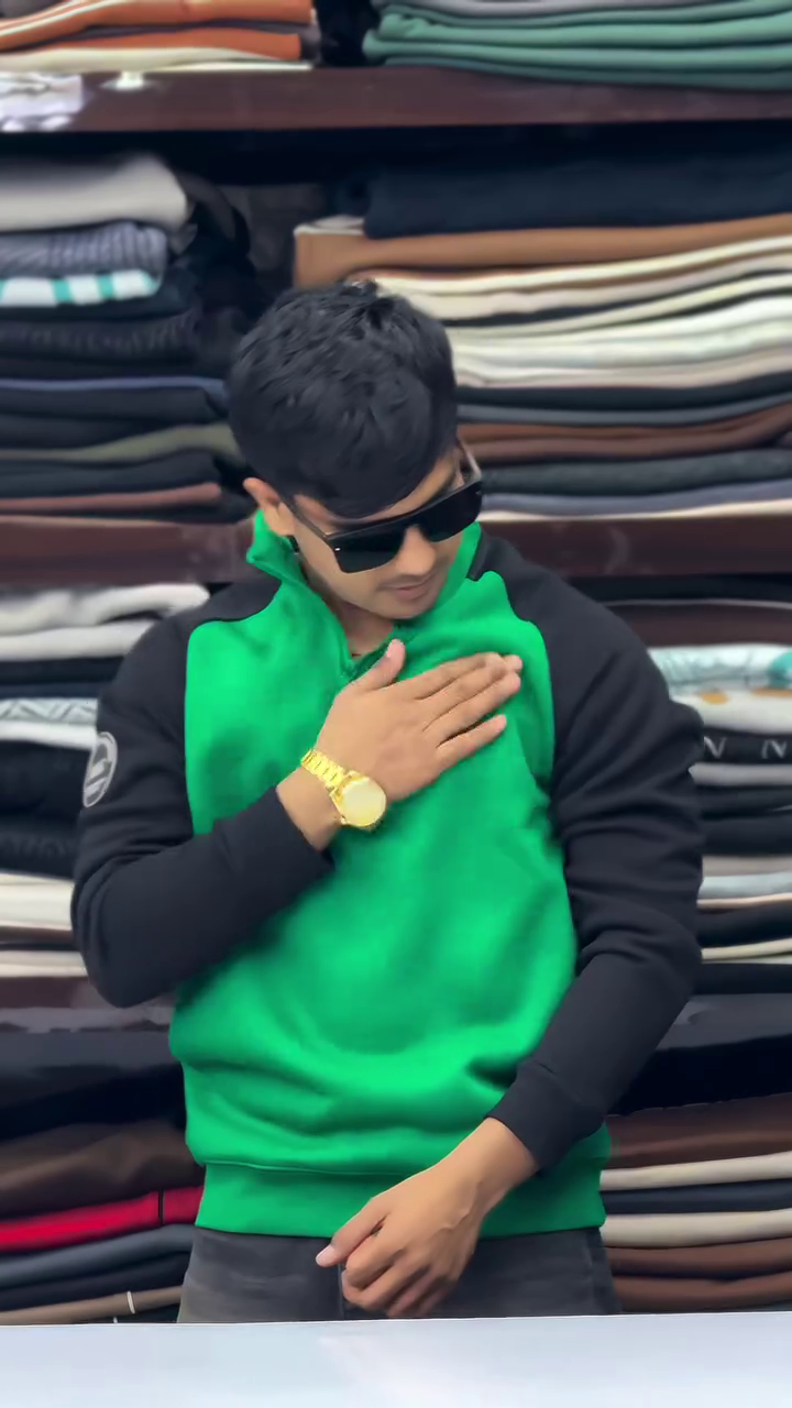 Green & White Colorblock Half‑Zip High‑Neck Fleece Winter Sweatshirt with Arm Badge Detailing for Men” 💚 - Image 3