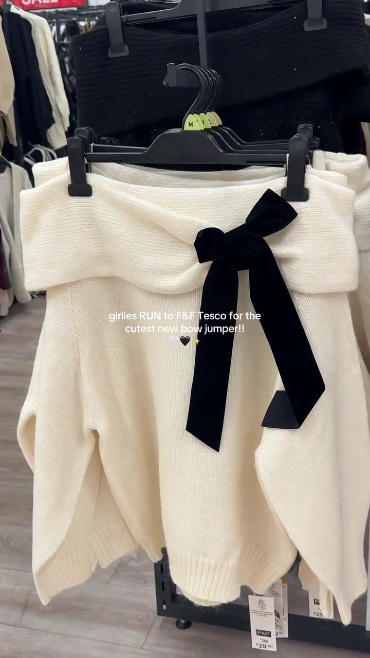 ๐ค Elegant Off-Shoulder White Wool Bow Jumper โ Chic Winter Statement Sweater - Image 3
