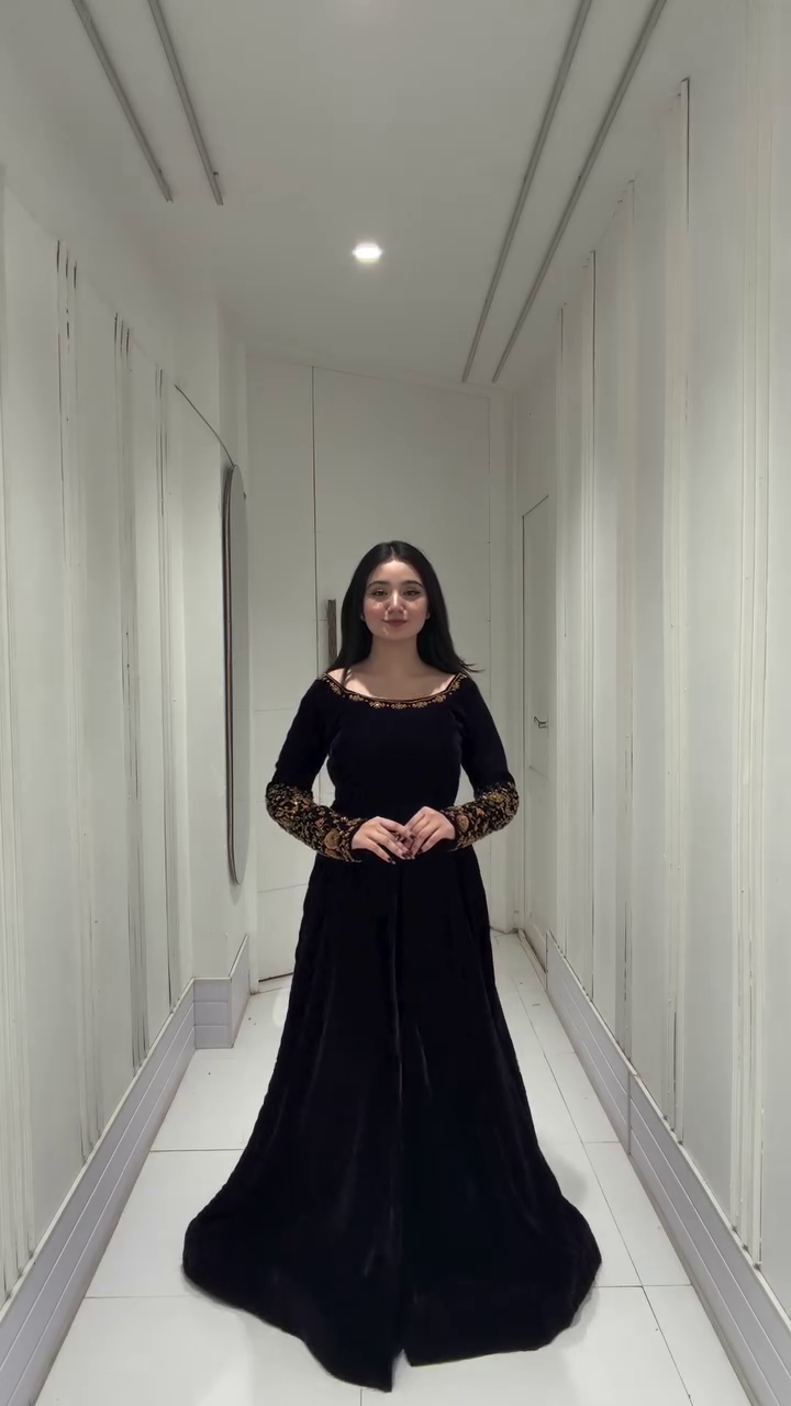 Royal Midnight Velvet Long Anarkali Gown with Gold Hand-Embroidered Sleeves & Regal Neckline β¨π€π - Image 3