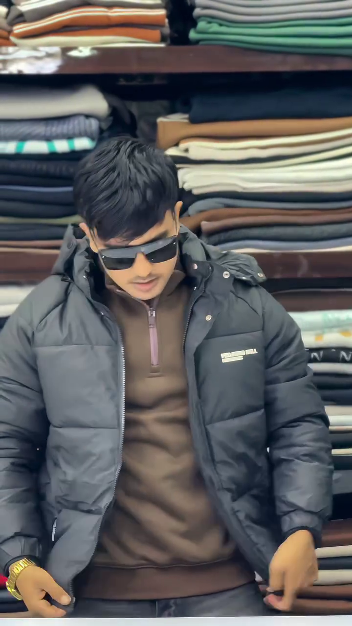 Ivory Heavy Puffer Jacket with Detachable Hood, Front Zip Closure and Utility Pockets for Men’s Extreme Winter Wear” ❄️ - Image 4