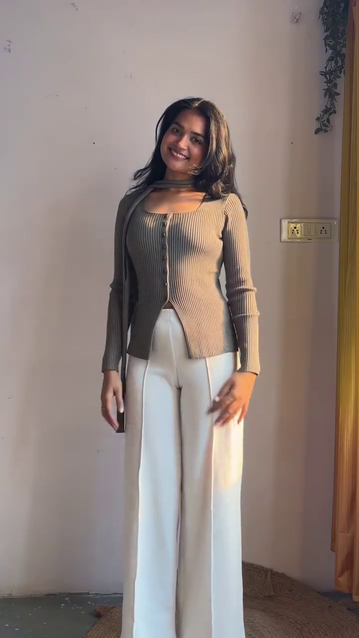 Sandstone Elegy: Ribbed Harmony with Scarf-Neck Grace & Ivory Drift” 🤎🪶🤍